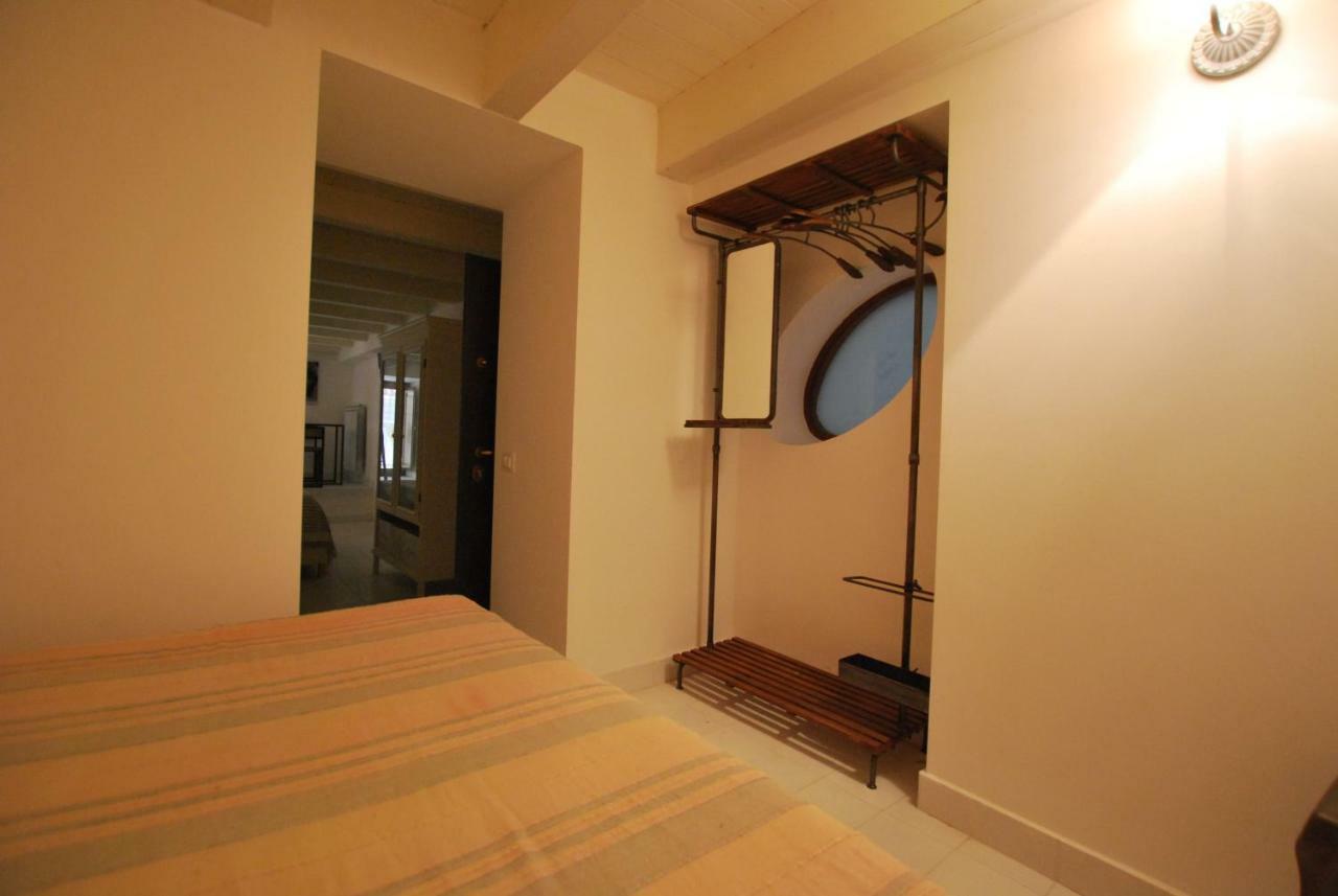 Discesa Delle Capre Studio Confort Palermo Exterior foto